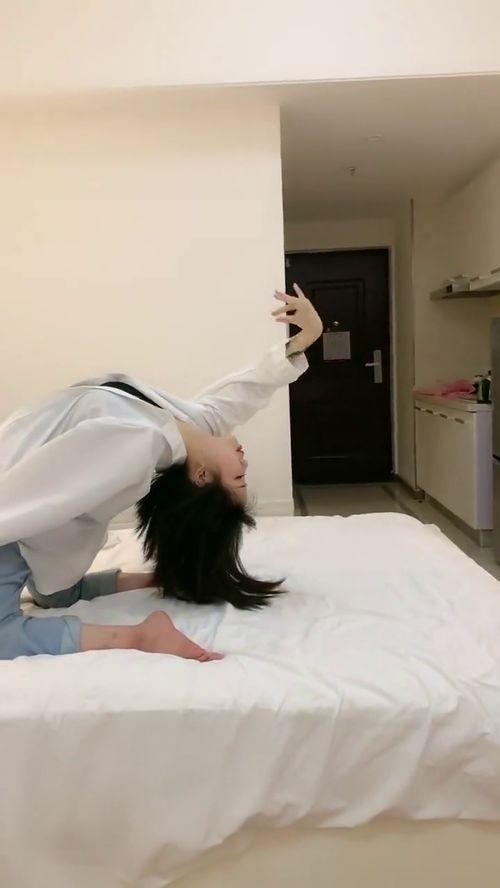 美女被强上视频,无辜美女遭遇强暴，视频曝光引发社会热议