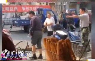 捅肚脐视频,惊险瞬间背后的真相与反思