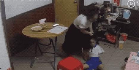 家长打女孩子屁股视频,打屁股视频引发社会关注