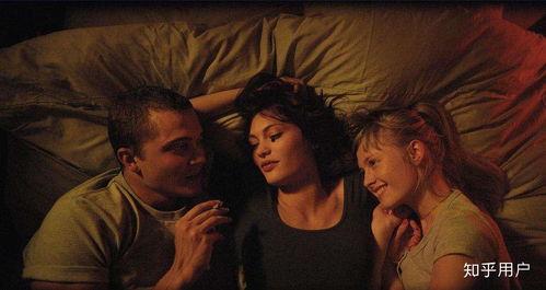 三男一女视频,温馨家庭视频集锦