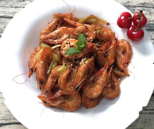 正宗油焖大虾视频,色泽诱人，鲜香四溢的烹饪秘籍大公开